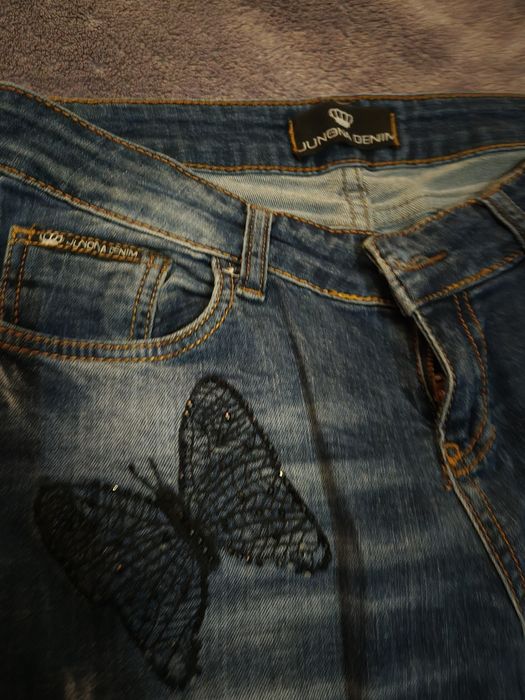 Дънки JUNONA с декорация.