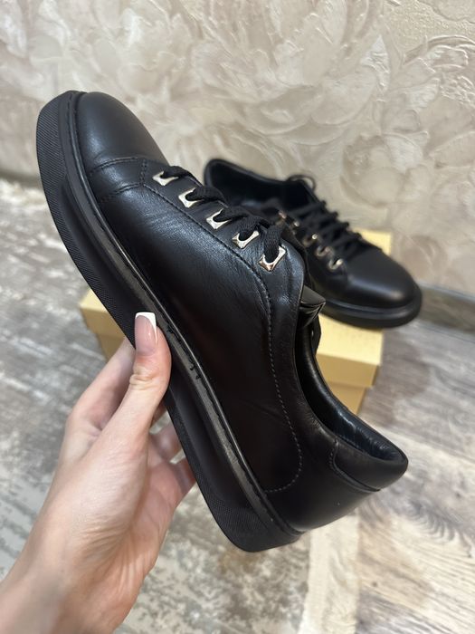 Кожаные кеды кроссовки