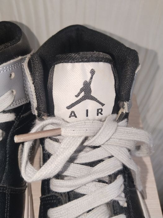 Кроссовки  высокие 39 размер