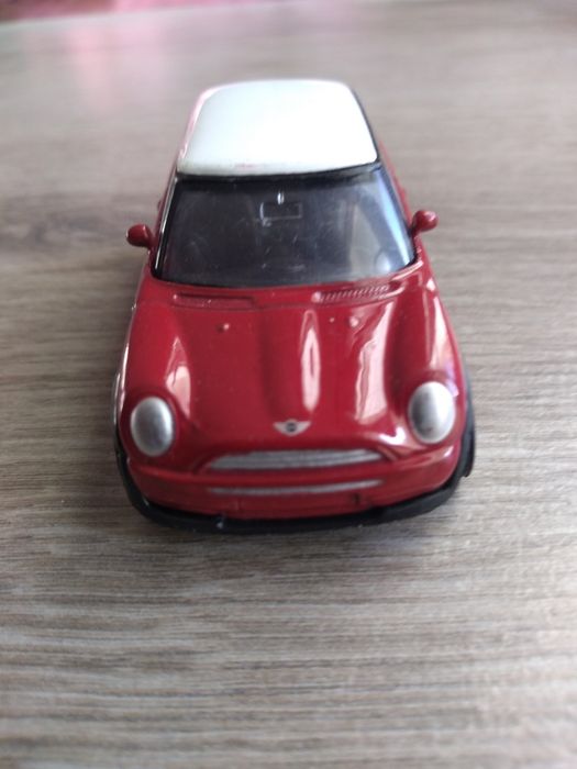 Лот три броя Mini Cooper