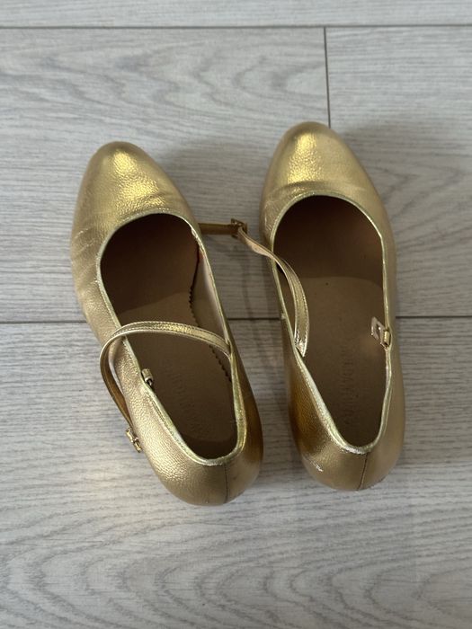Золотистые туфли 31 размер