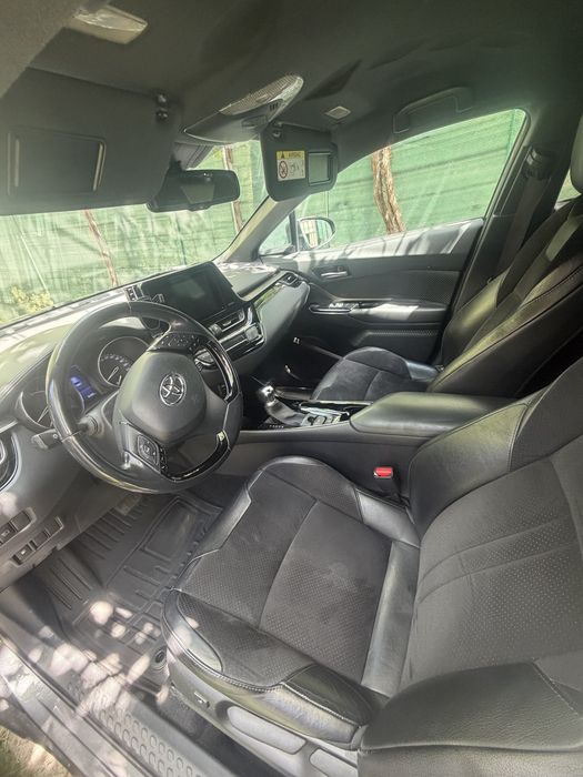 Toyota C-HR Hybrid 1.8 (122 к.с.), модел 2020 г.