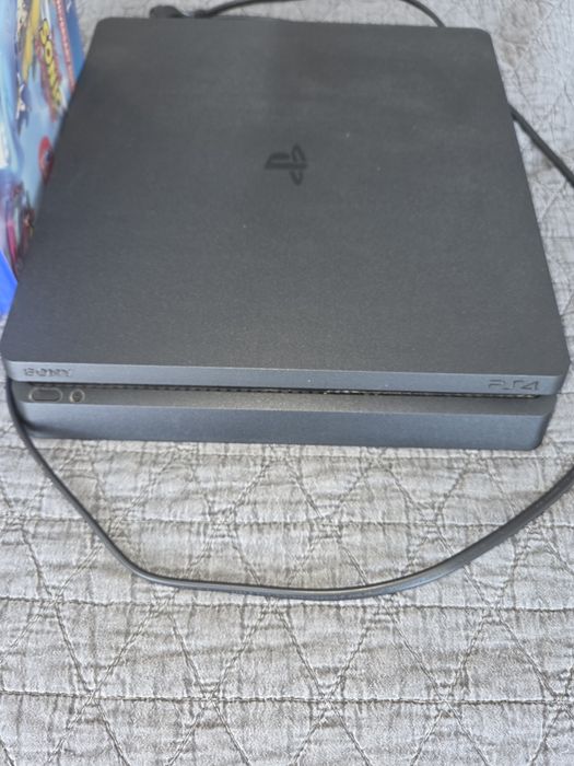 Playstation 4 slim - Плейстейшън 4