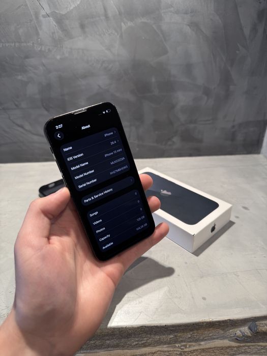 Iphone 13 Mini Midnight 128 GB + подарък