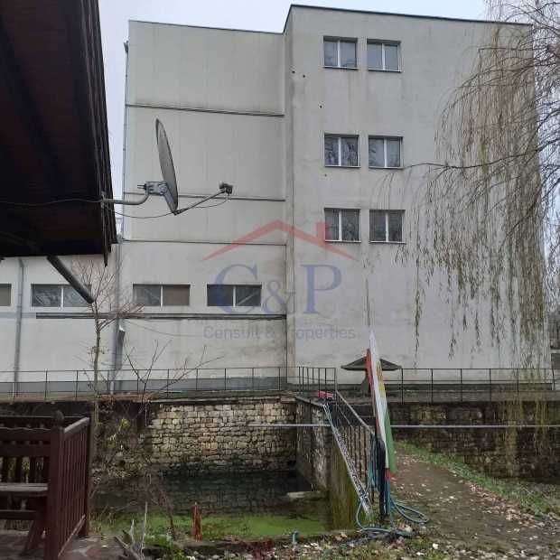 Продава се Промишлена сграда в Велико Търново, Център - 5000 кв.м за 123 €/кв.м - Снимка #1