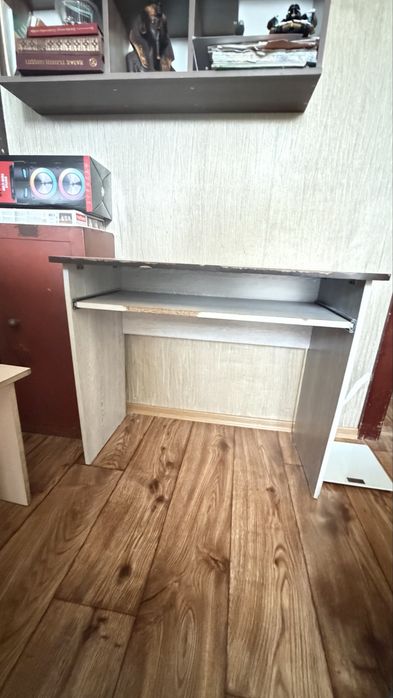 Отдам два стола бесплатно