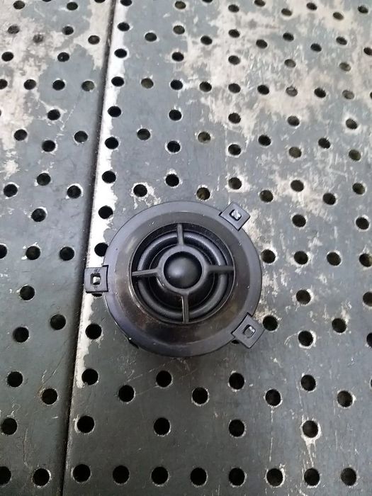 Boxa tweeter dreapta spate vw touran 3 5ta035412