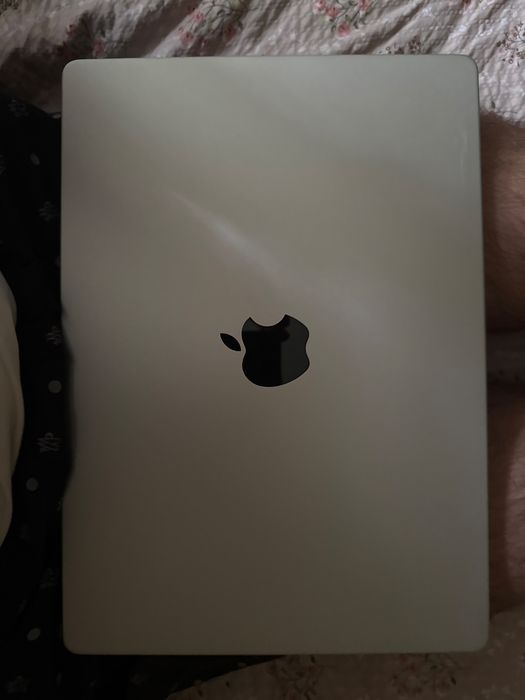 macbook pro 14 m3 pro. 18/512
