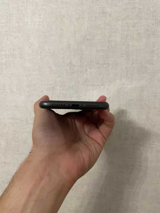 Iphone 11    64  GB Sotiladi