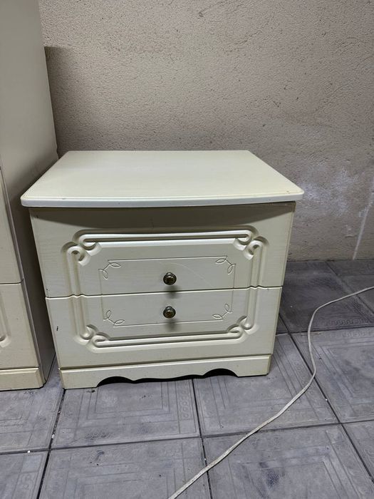 Спальный тумбочки