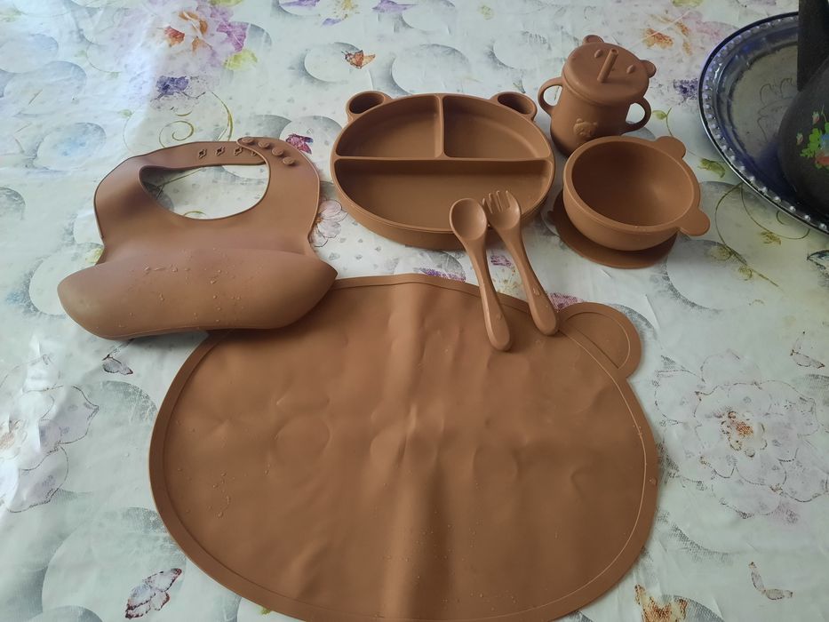 Продам детскую посуду