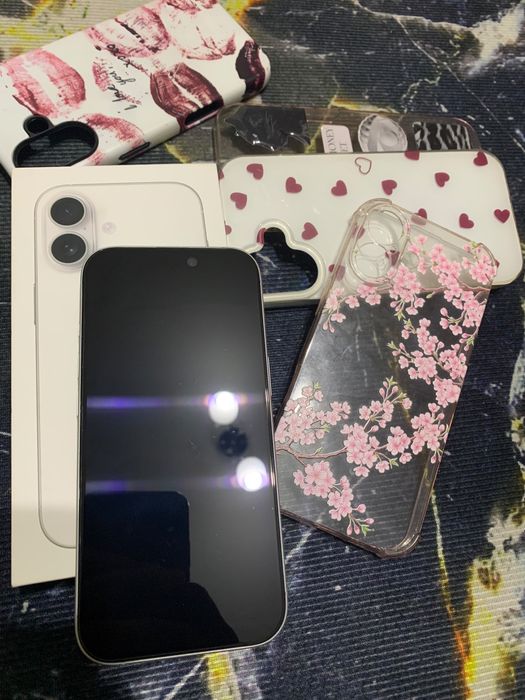 Iphone 17/256 практически новый