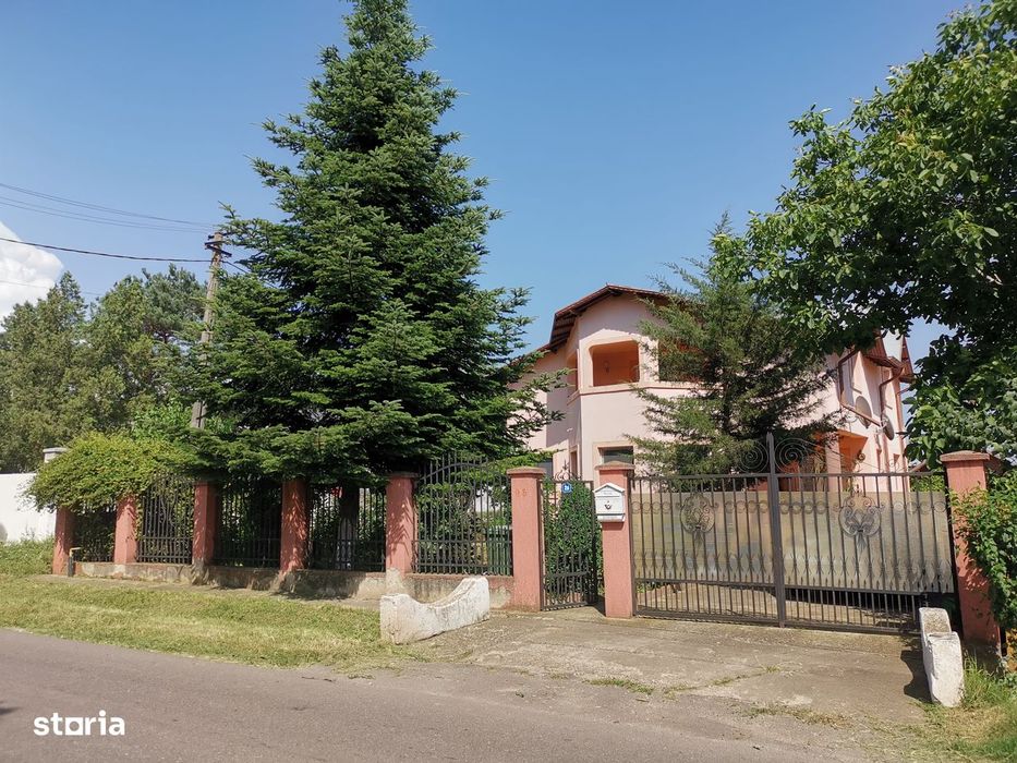 Casă spațioasă cu teren generos în Valea Călugărească pentru familie
