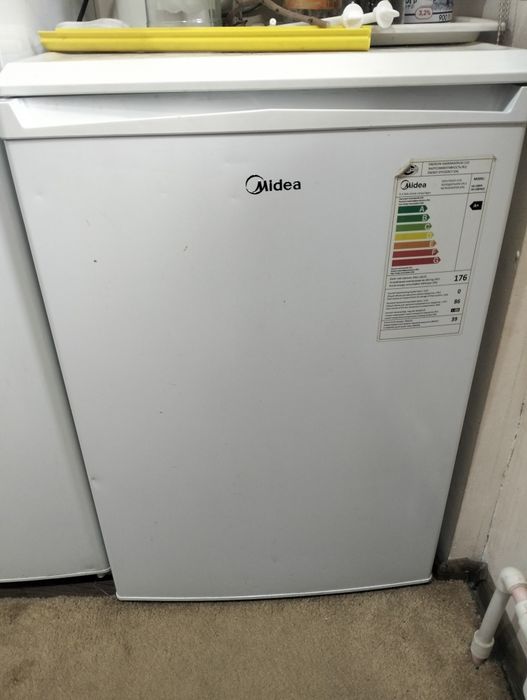 Sotiladi Midea morozilnik model HS 108 FN