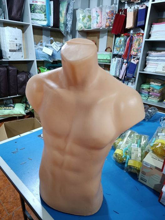 Продам торсы, вешала, плечики