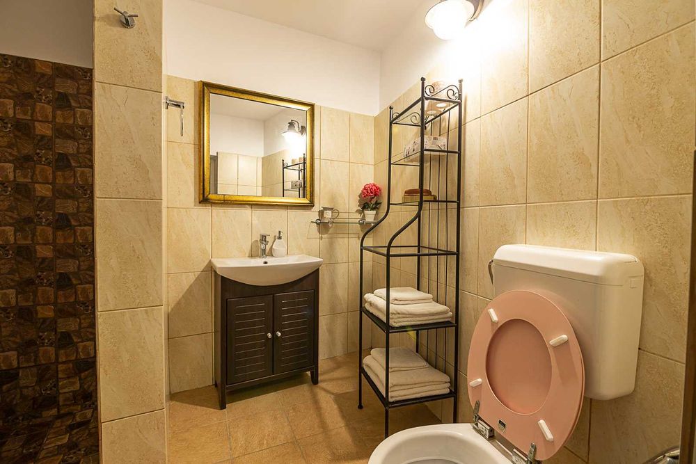Sinaia, apartament 2 camere la casa, vanzare sau schimb cu Bucuresti, Tulcea sau Constanta