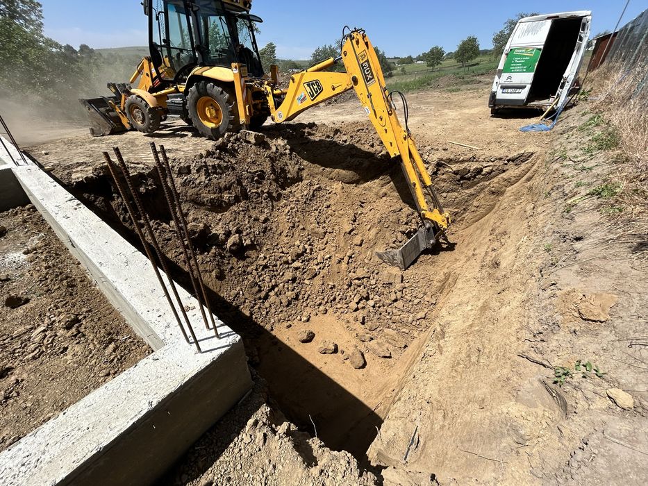 Inchiriez buldoexcavator