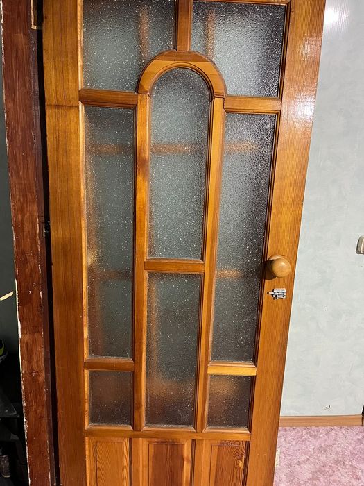 Двери деревянные