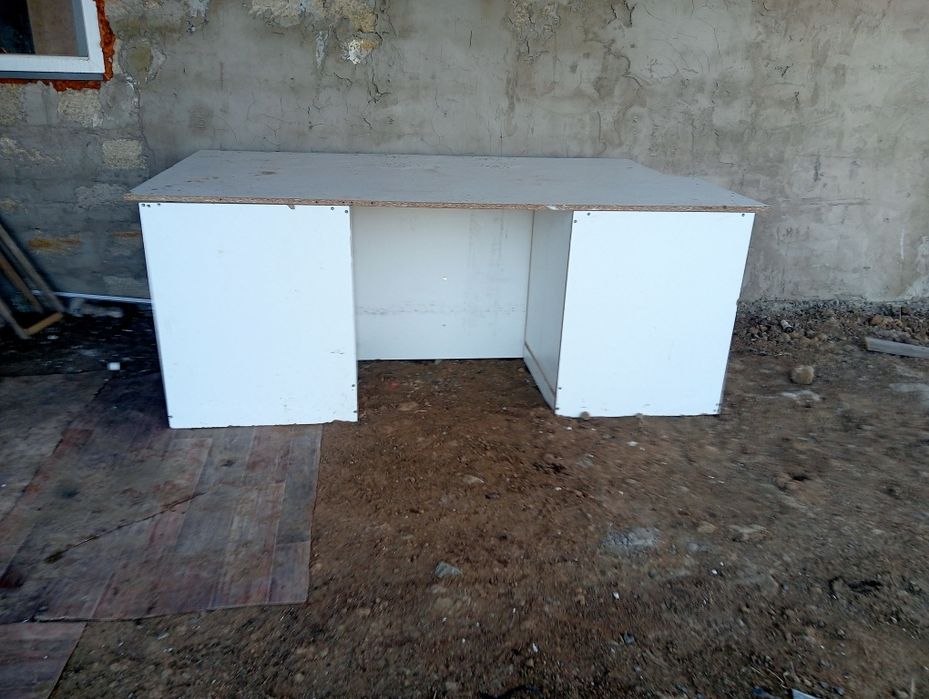 Продам стол ЛДСП рабочий