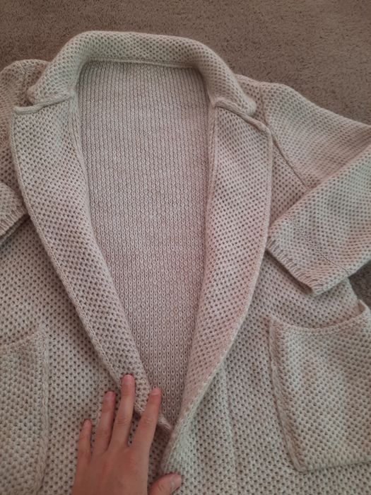 Бежова жилетка - нова