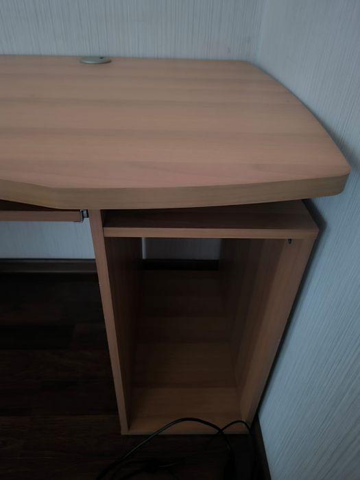 Стол компьютерный