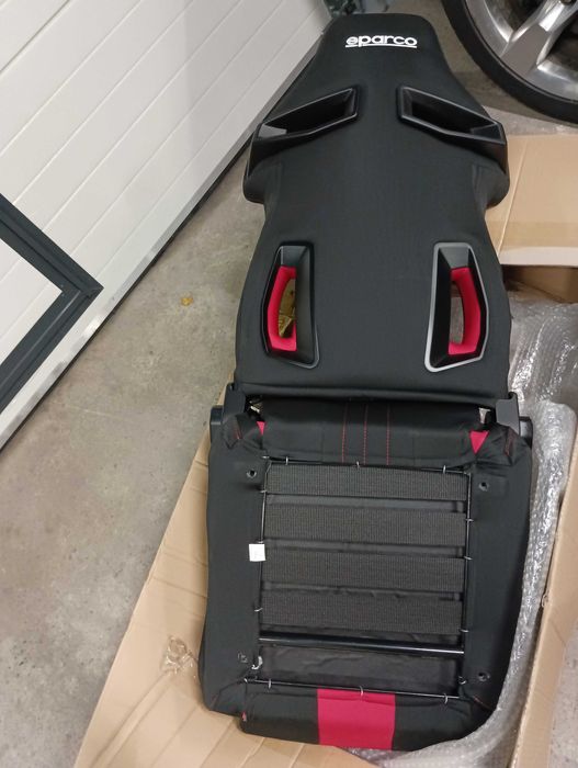 Спортни седалки SPARCO, качествени седалки от Германия,чисто нови