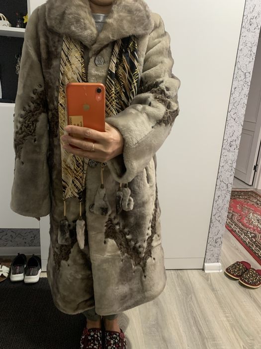 Женская мутоновая шуба