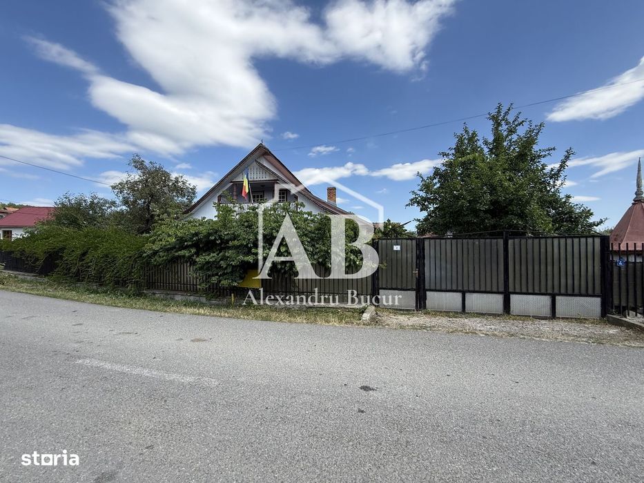 Casă de vânzare - Dărmănești - Teren 860mp - Pomi fructiferi