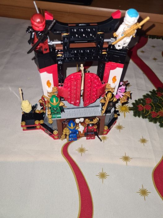 Vând Lego Ninjago(diferite set-uri)