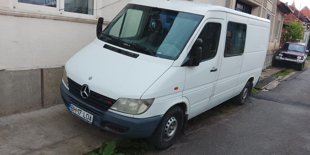 Vând Mercedes Sprinter
