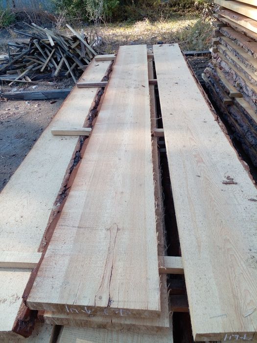 Лес доска сухой сосна карагач