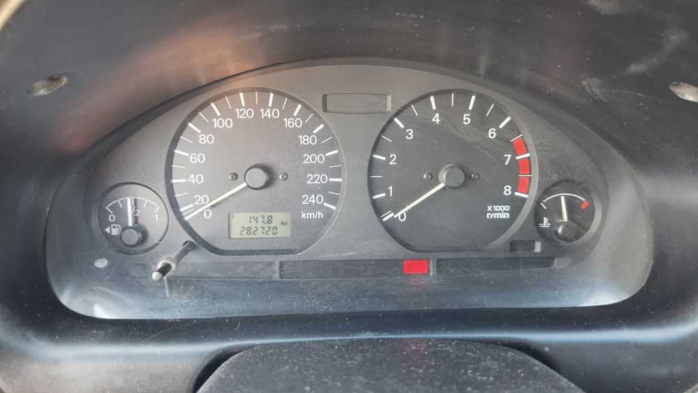 Mitsubishi carisma 1998