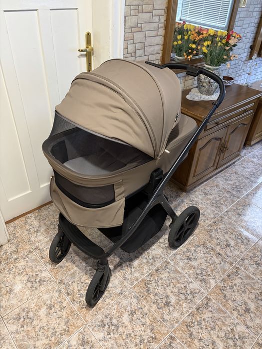 Carrello Vector - бебешка количка