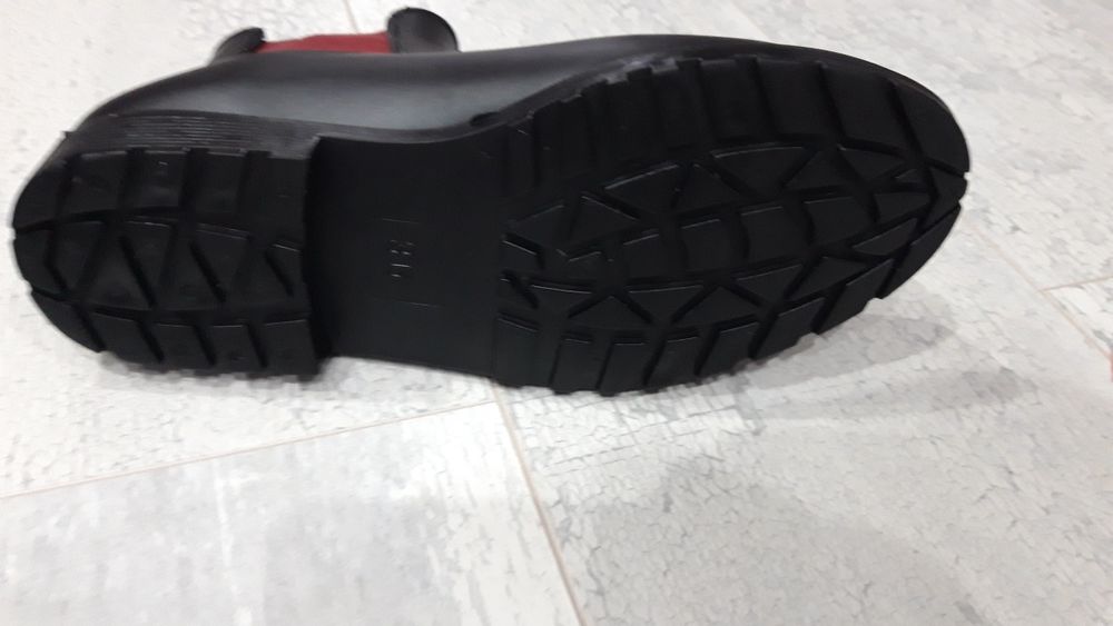 Боти и ботуши,апрески.