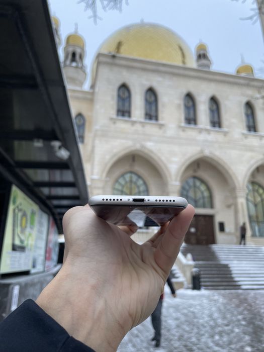 iPhone se 3rd generation (50k) торг будет)