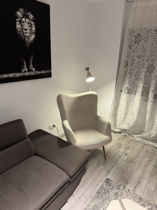 Proprietar, inchiriez apartament 2 camere decomandat
