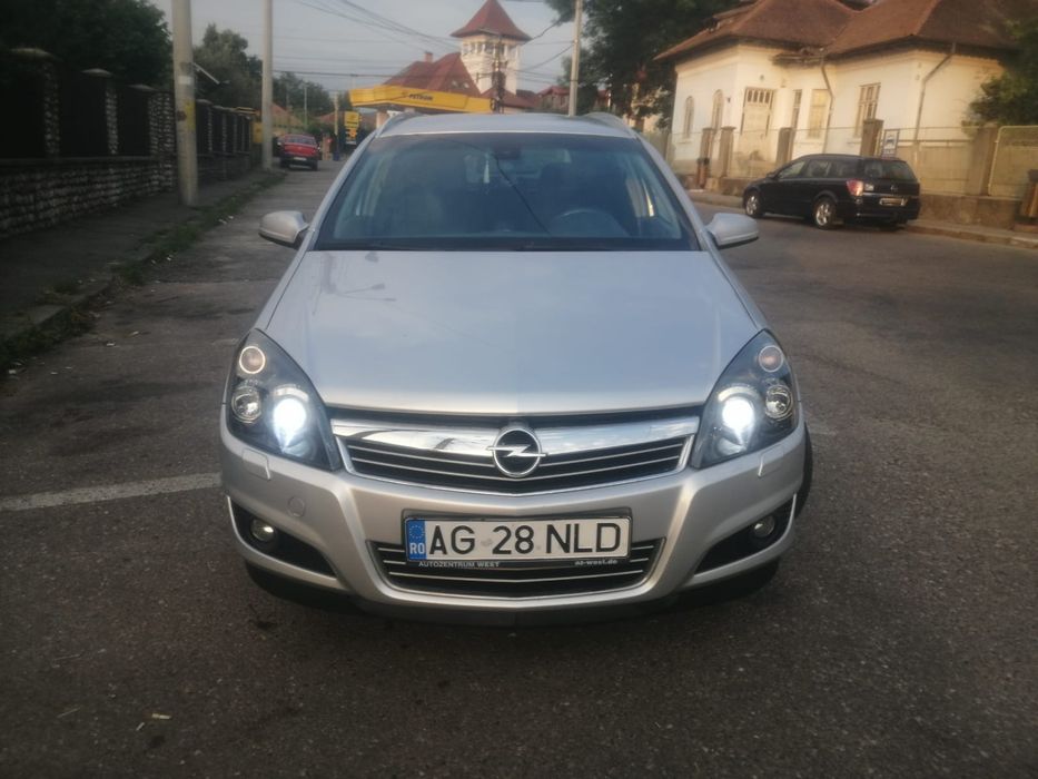 Vând Astra h benzina ,gpl