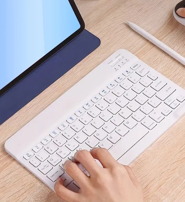 Tastatura Bluetooth super Slim , Macbook Laptop PC TV