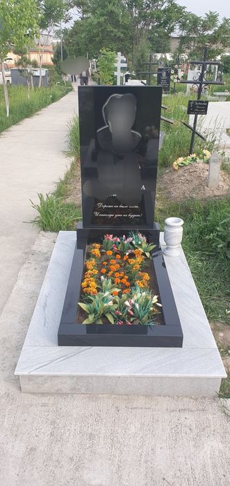 Памятники из гранита и мрамора