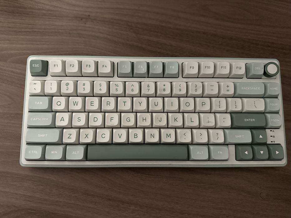 Royal Kludge R75 Brown switch/Skycyan