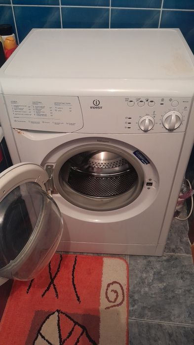 Стиральная машина Indesit