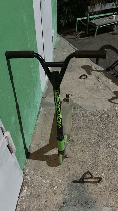 Продам трюковой самокат отличном состояние