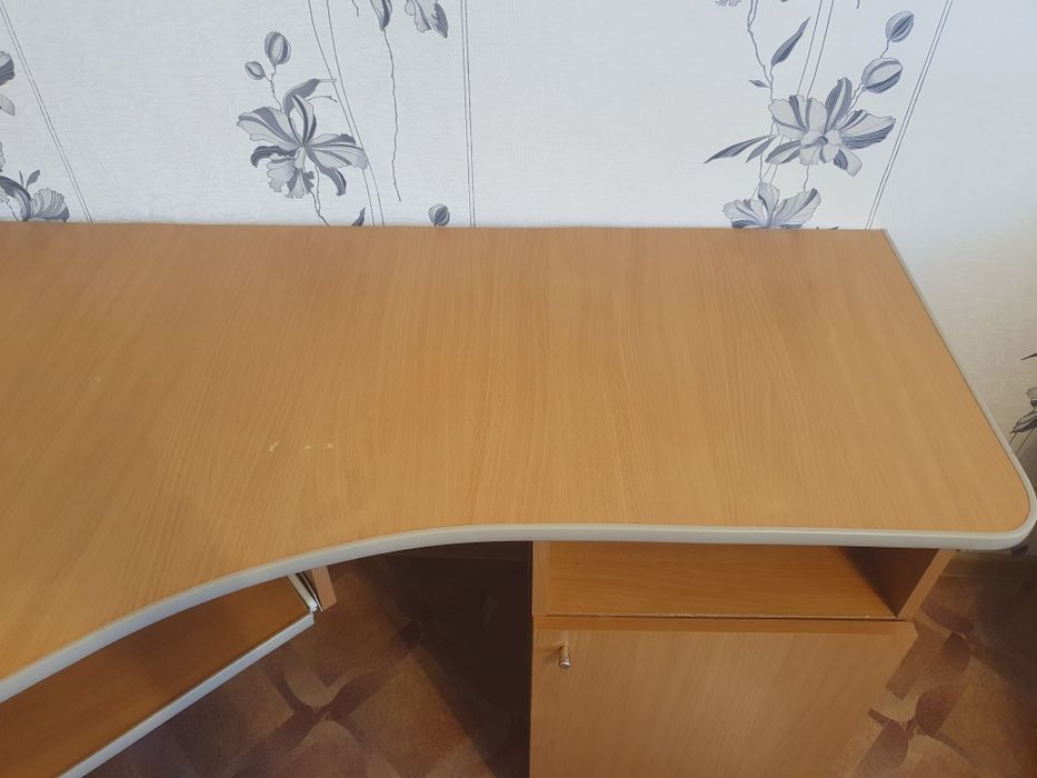 Продам офисный стол