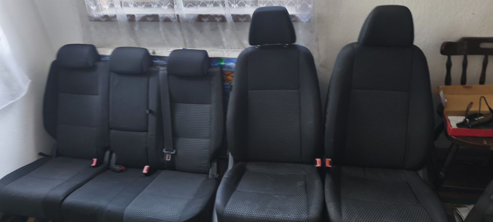 Комплект седалки с кори и подлакътник за Тигуан 2010г