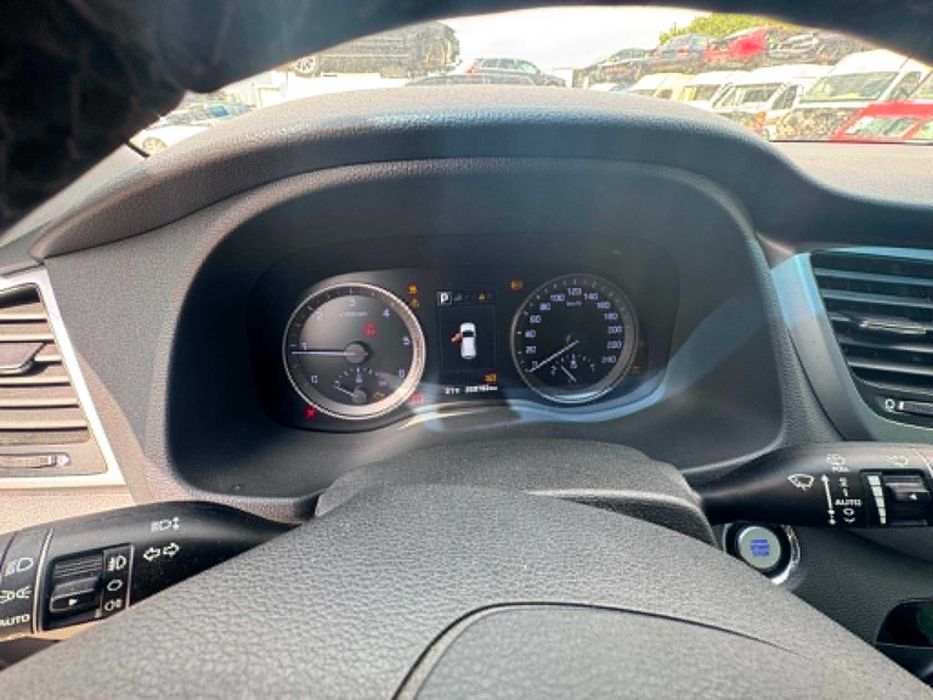 hyundai tucson 2.0 crdi 4x4 на части кожа панорама автомат хюндай туксон  мъртва зона