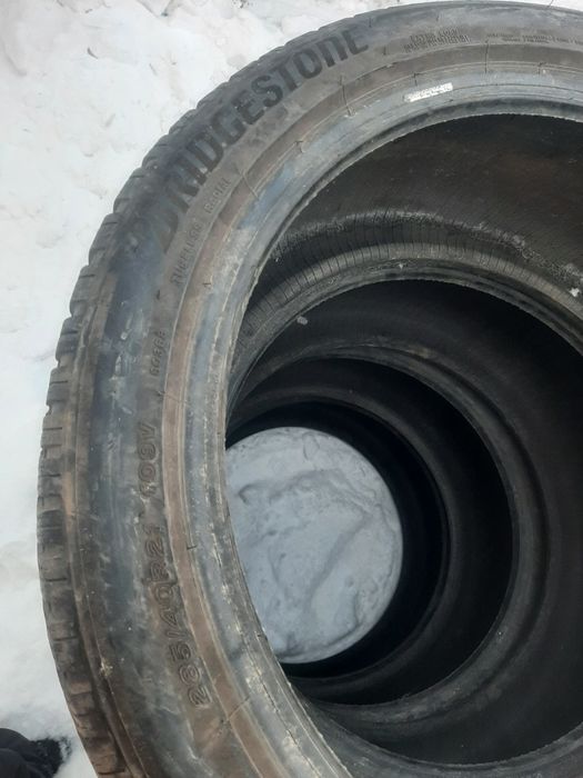 Продам шины. 285/40/21 бриджестон