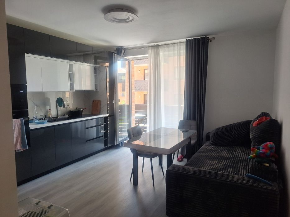 PROPRIETAR vand apartament