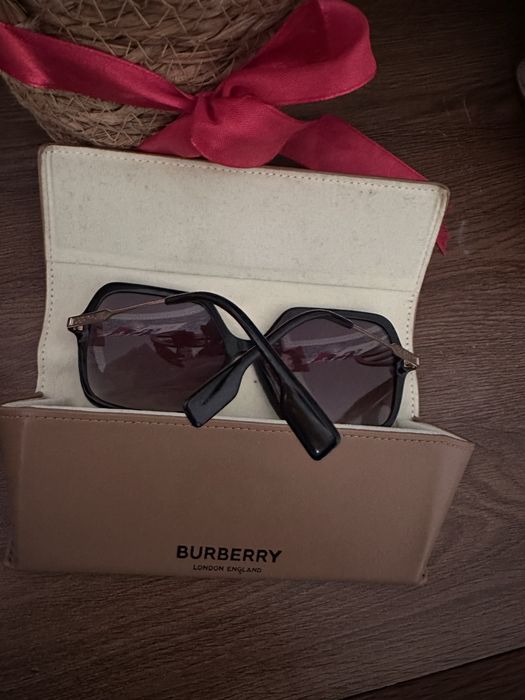 Очки Burberry продам