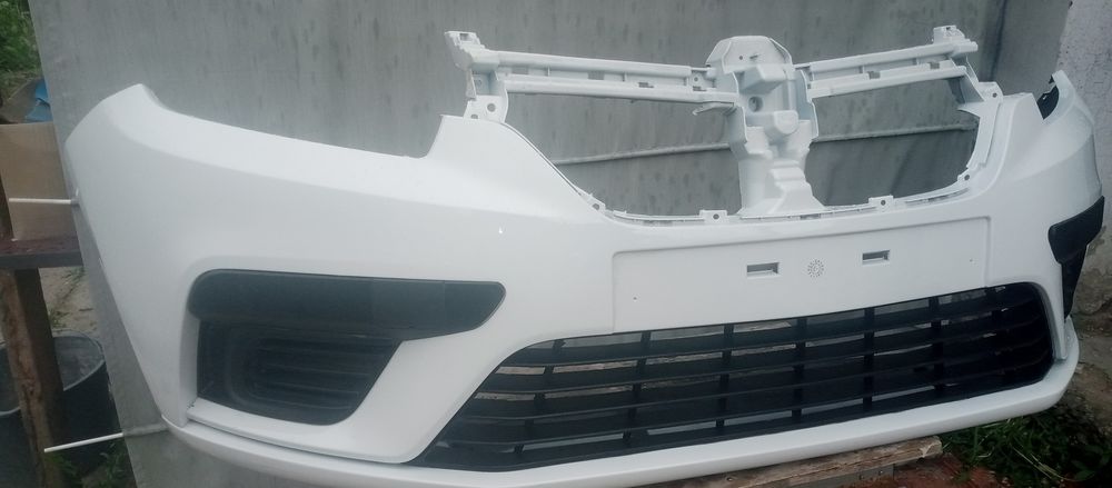 Бампер от Рено Логан