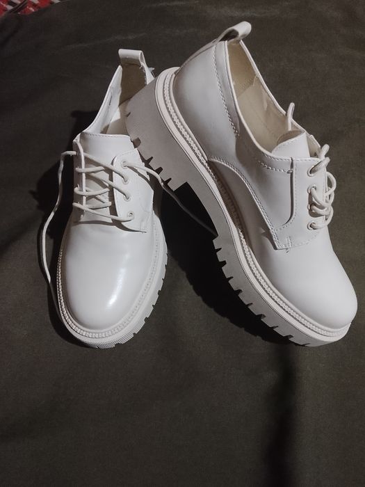 Umuman kiyilmagan chetdan zakas qilingan razmer 38